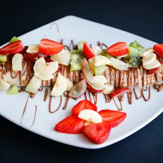 23.Clătită cu brânză, fructe și nutella