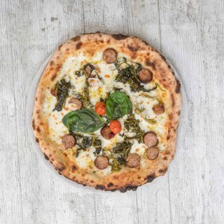 Pizza Salchicha Y Friarielli (32 Cm.)