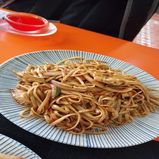 32. Tallarines con pollo