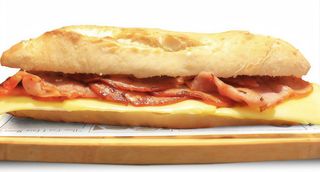 Bocadillo De Lomo Con Queso