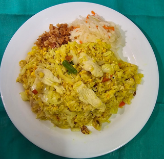 Ryż smażony z kurczakiem