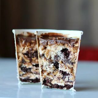 Десерт Сникерс