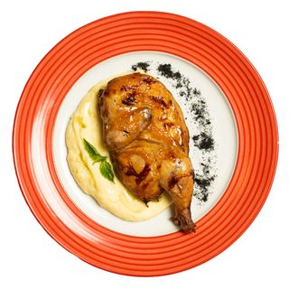 Курча з картопляно-сирним пюре (550г)