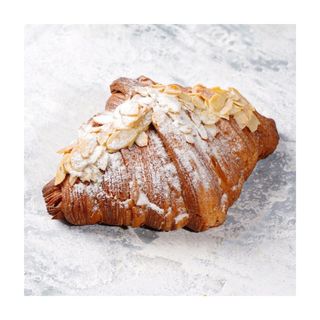Миндальный круассан