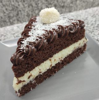 Bolo Prestígio de coco