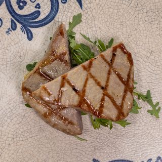 Tuna steak