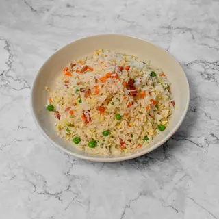 Arroz frito con tres delicias