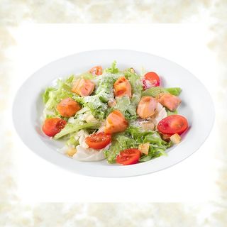 Салат "Цезарь" с лососем