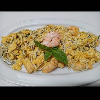 Revuelto De Gulas Y Gambas