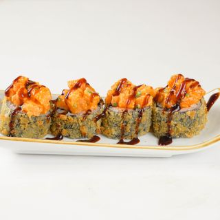 futomaki frito de salmon y aguacate 4u
