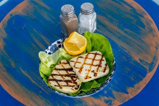 Halloumi la farfurie