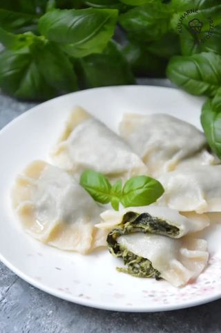 Pierogi ze szpinakiem 6szt