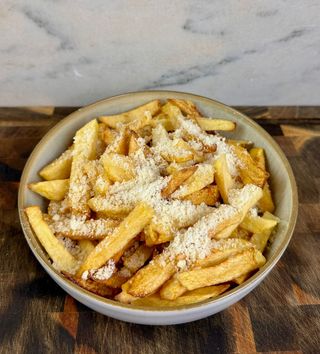 Cartofi prajiti cu Parmezan