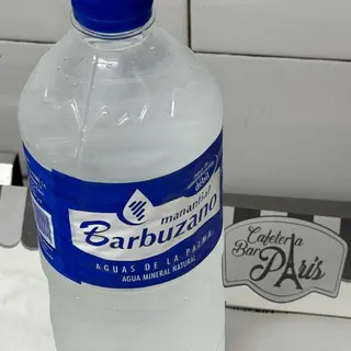 Botella agua grande 1,5l. Manantial Barbuzano