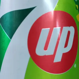 7 up lata 330ml
