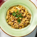 Tagliatelle con salsa boletus