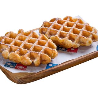 Gofry belgijskie z cukrem pudrem