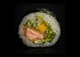 Futomaki łosoś w panko 6 szt.