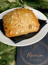 Черна питка с тиквени семки (85г)