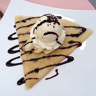 Crêpe Ganache Nutella Avec Une Boule De Glace Vanille