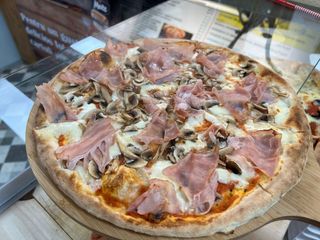 Pizza Prosciutto e Funghi  Ø30cm