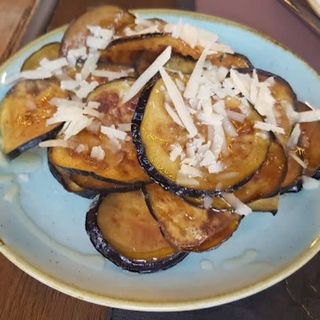 Berenjenas Fritas Con Miel Y Parmesano