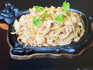 Kurczak królewski na gorącym półmisku