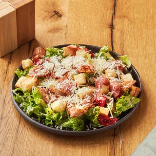 Salad with bacon and potatoes