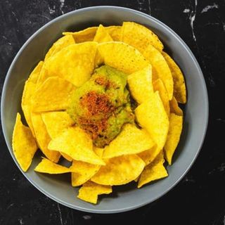 Nachos Con Guacamole