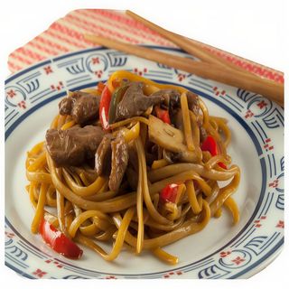 Tallarines De Ternera Con Verduras Variadas