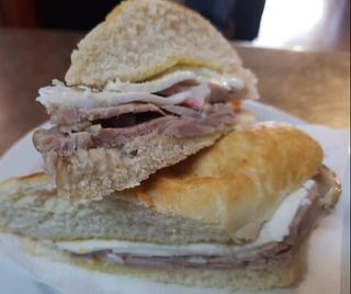 Bocadillo Pata Queso Tierno