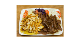 Danie na talerzu mięso mieszane