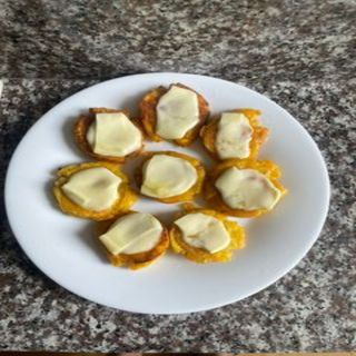 Patacón con queso