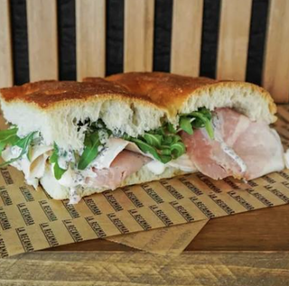 Focaccia de porchetta