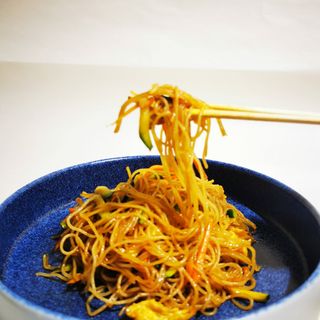 39. Spaghetti di riso con gamberi