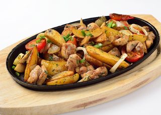 Мясо на жаровне с грибами