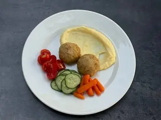 Котлетки з курки та індички на картопляному пюре (180g)