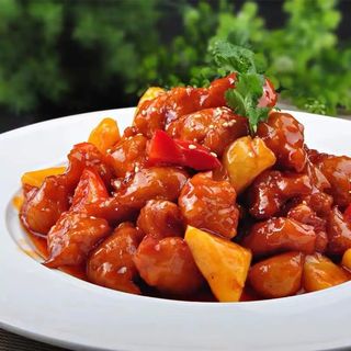 V19 - ღორის ხორცის ანანასით / 菠萝咕咾肉