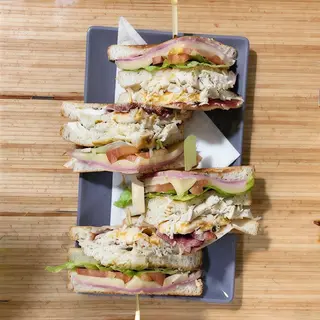 Sándwich Triple