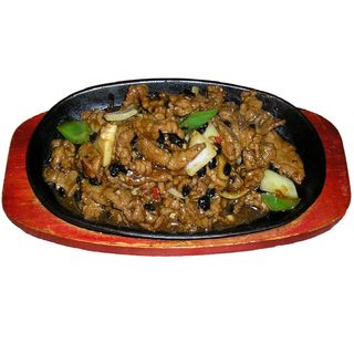 70. Ternera Con Judías Negras Y Ajo