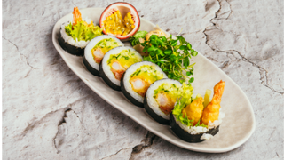 36. Futomaki Krewetka w Panko