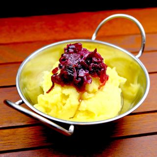 piure de cartofi cu dulceață de ceapă