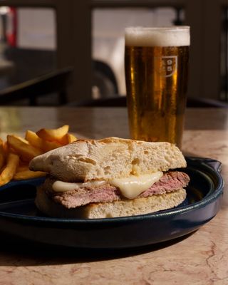 Prego Especial com Batata Frita