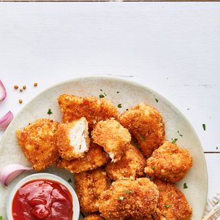 Chicken nugget +chips