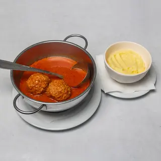 Ćufte u umaku od rajčice