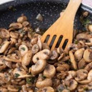 Ciupercii Trase La Tigaie Cu Usturoi  250Gr/portia