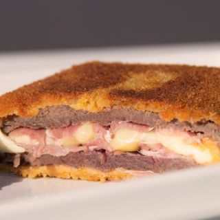 Cachopo De Boi Do Pais Xamón E Arzúa