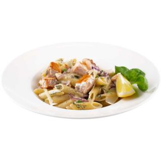 Penne z łososiem w sosie cytrynowo koperkowym