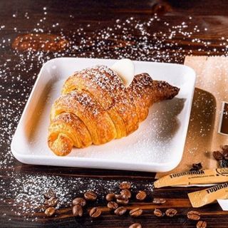 კრუასანი მოხარშული კრემით/Croissant With Cream