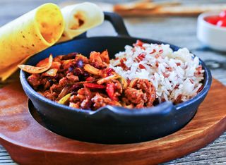 Чили Кон Карне 